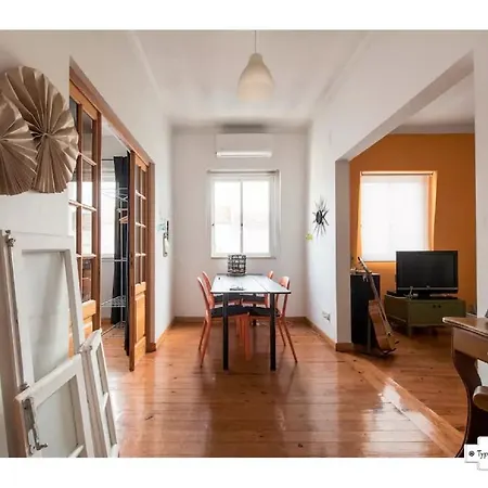 Shutterbug, Typical Apartment *